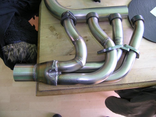 exhaust manifold